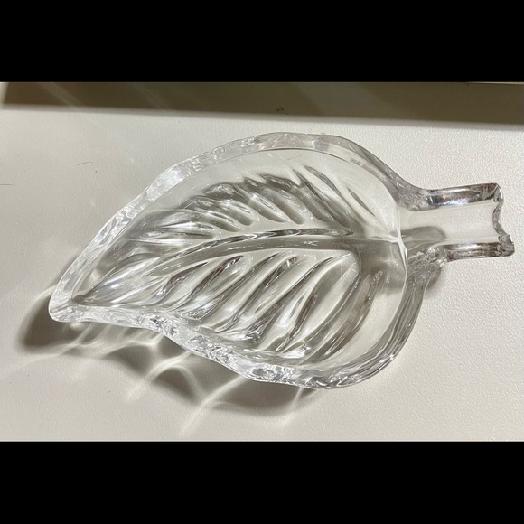 Vintage Glass Leaf. - Picture 1 of 2